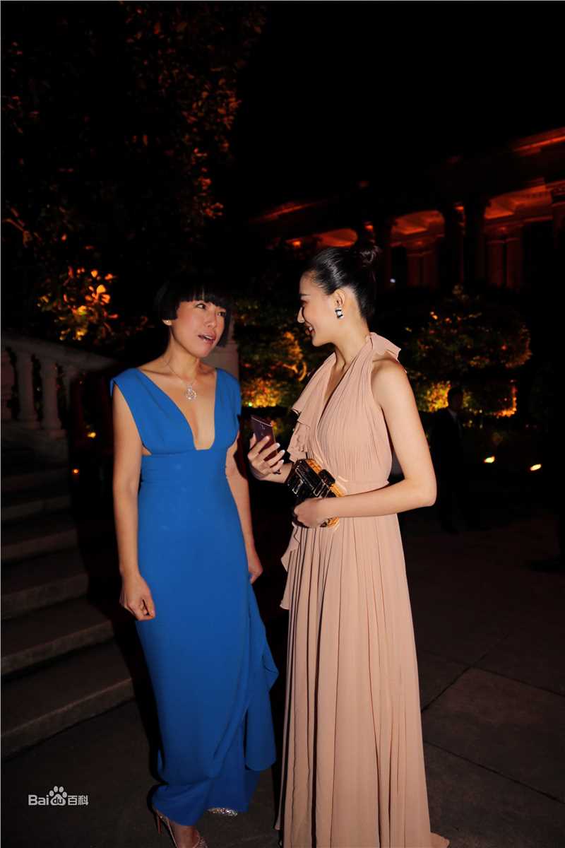 徐璐(LULU)VOGUE十周年盛典素颜照壁纸