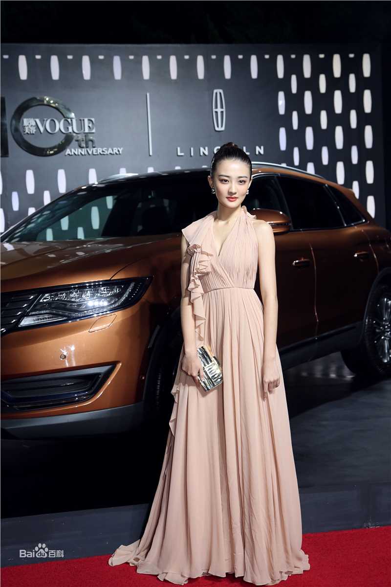 徐璐(LULU)VOGUE十周年盛典素颜照壁纸