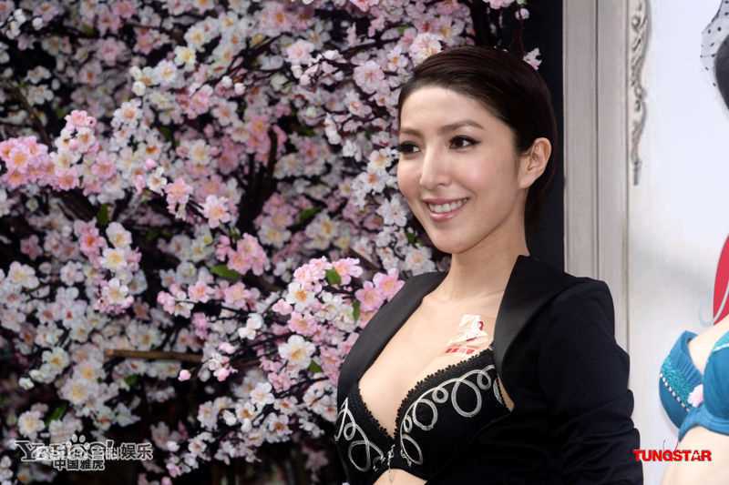 杨谨华(cheryl)生活照图册