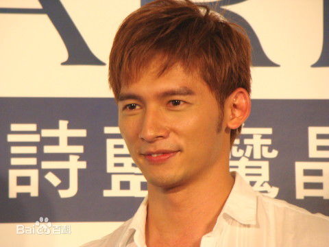 温升豪(James Wen)参加活动前后照片