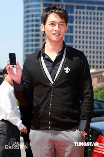 温升豪(James Wen)出席活动素颜照壁纸