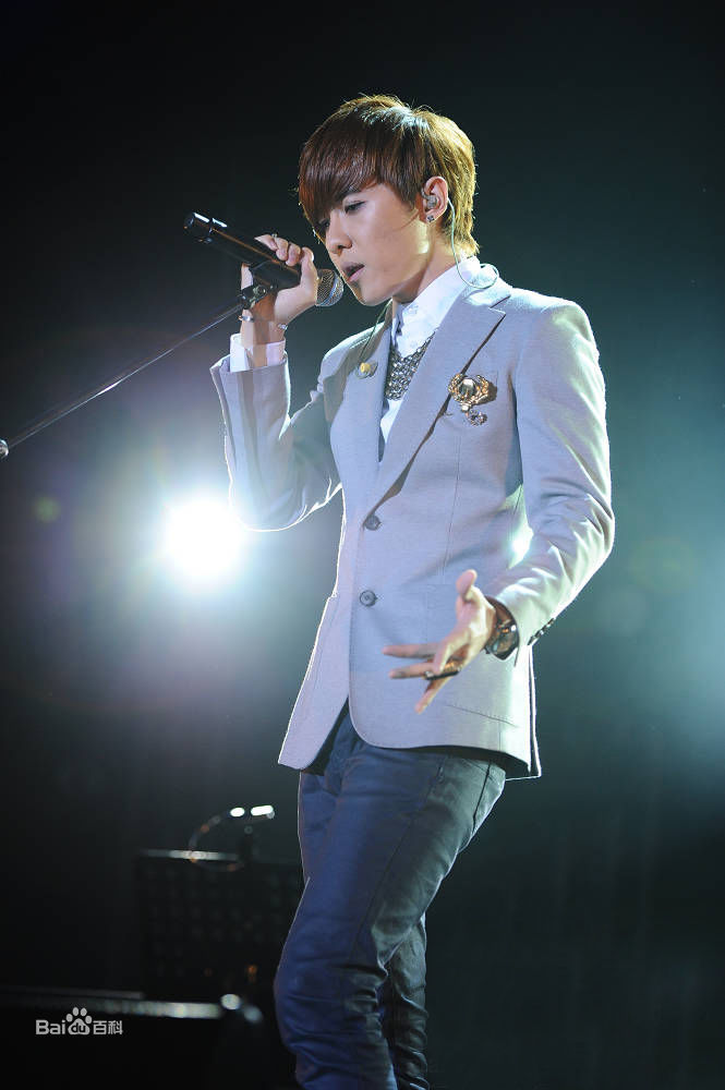 唐禹哲(Danson Tang (D .T))AsiaMusicConnection2012前后照片