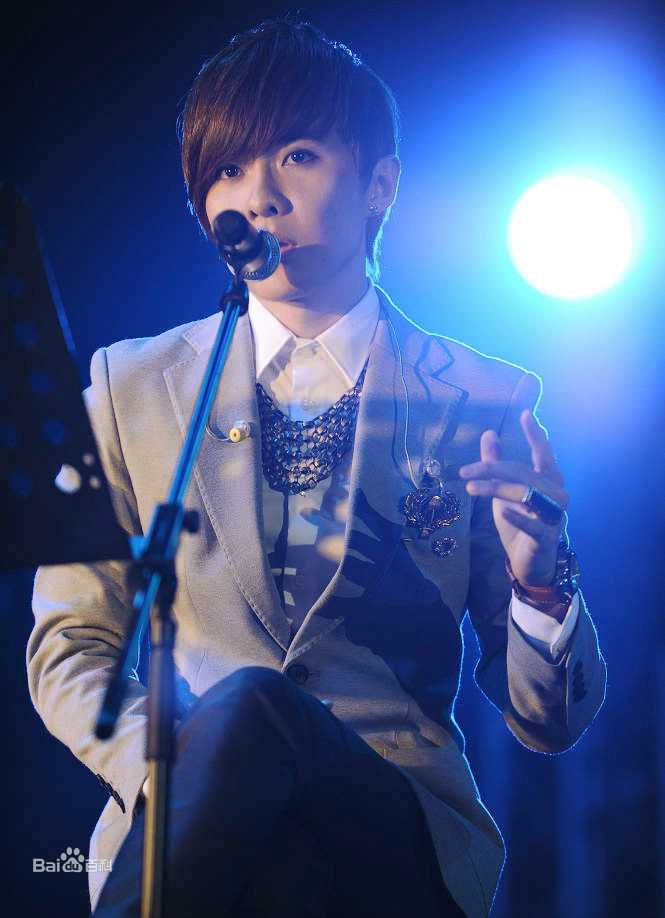 唐禹哲(Danson Tang (D .T))AsiaMusicConnection2012前后照片