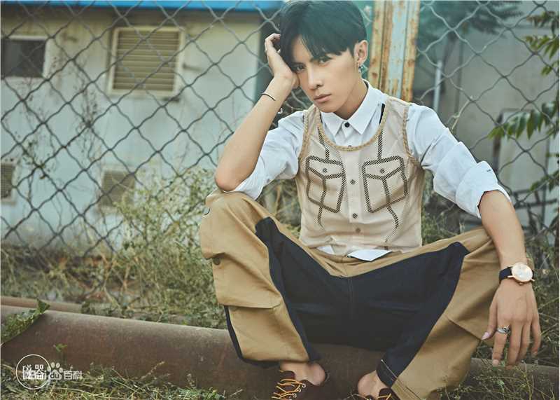 唐禹哲(Danson Tang (D .T))磁器街拍生活照