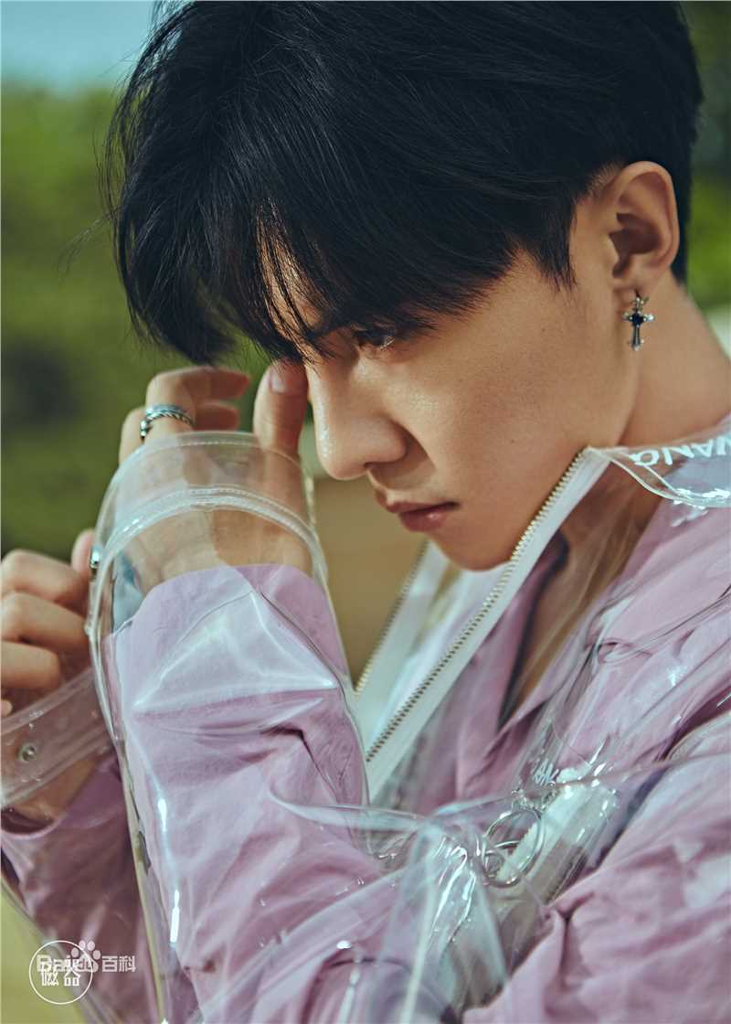 唐禹哲(Danson Tang (D .T))磁器街拍生活照