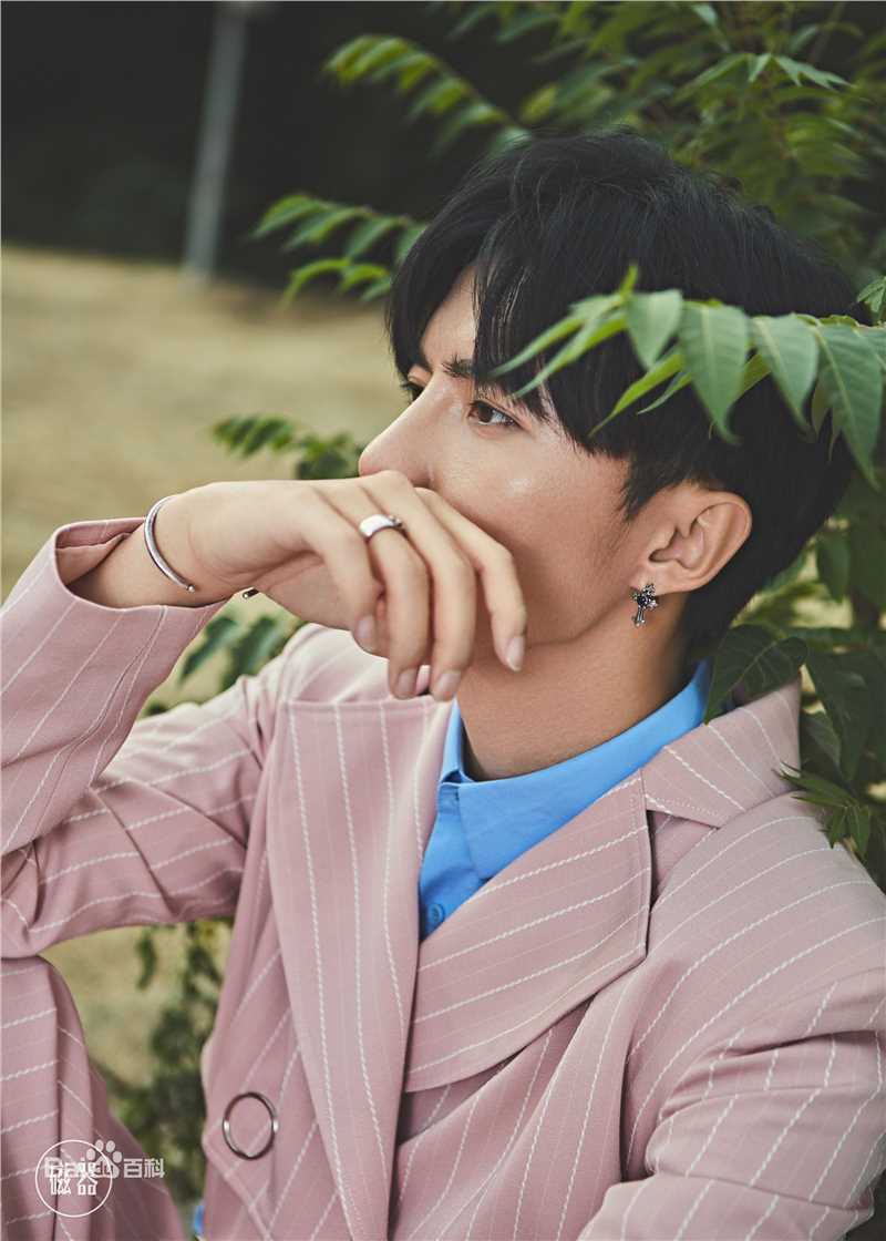 唐禹哲(Danson Tang (D .T))磁器街拍生活照