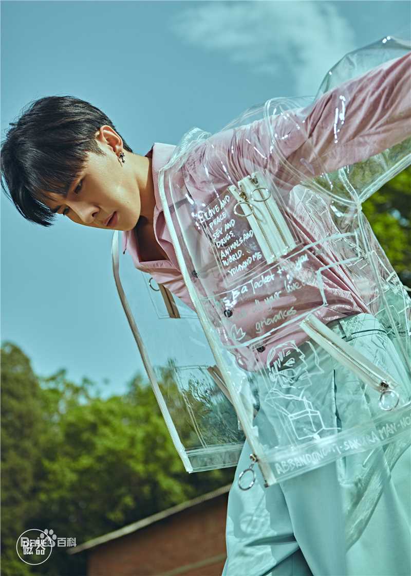 唐禹哲(Danson Tang (D .T))磁器街拍生活照