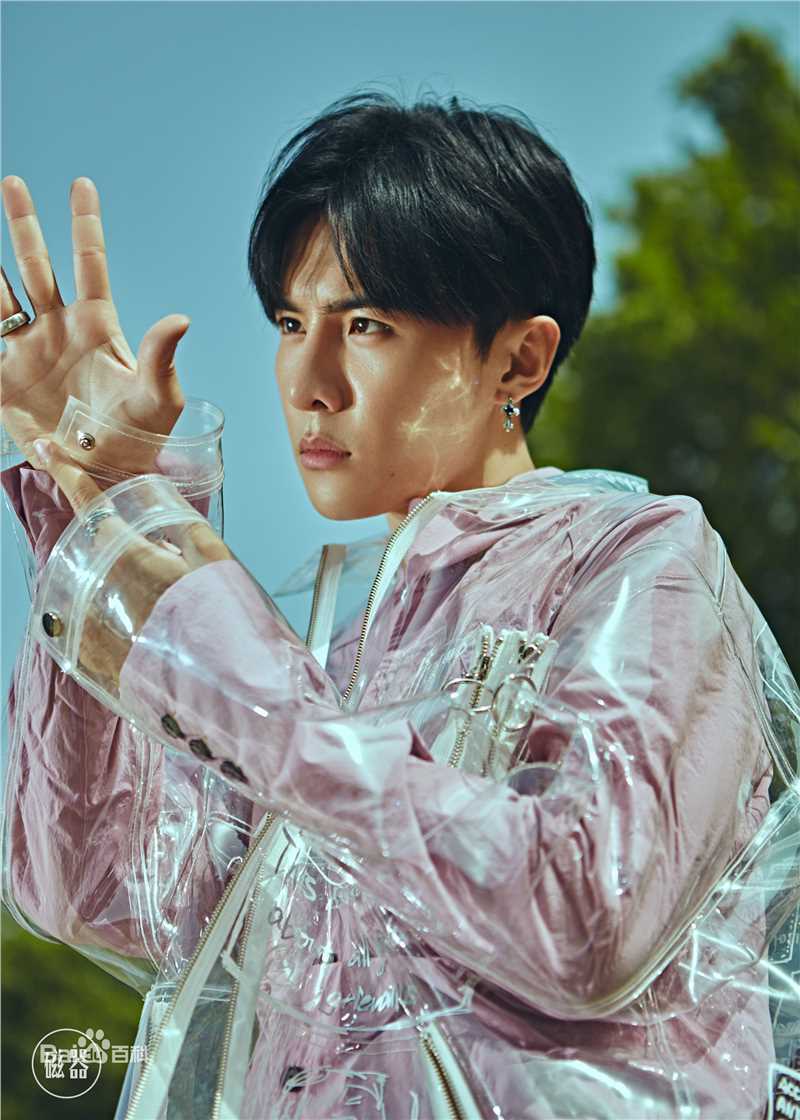 唐禹哲(Danson Tang (D .T))磁器街拍生活照