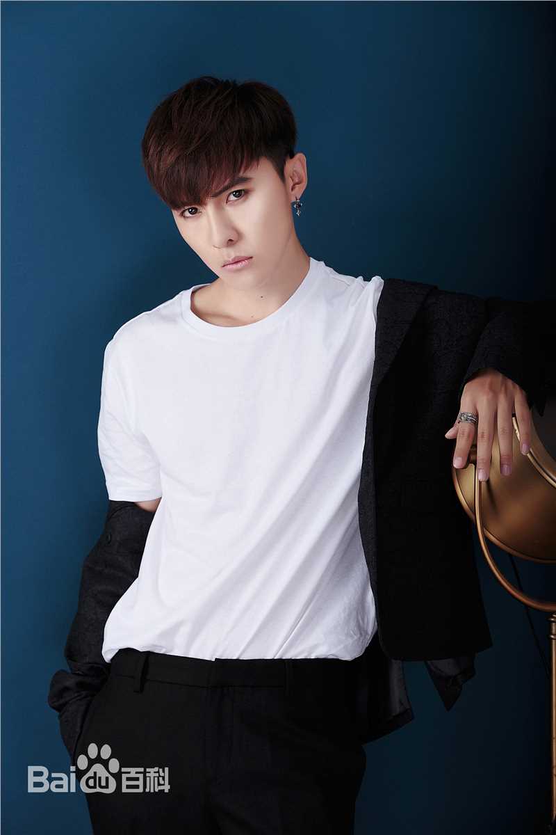 唐禹哲(Danson Tang (D .T))2016EASY壁纸壁纸