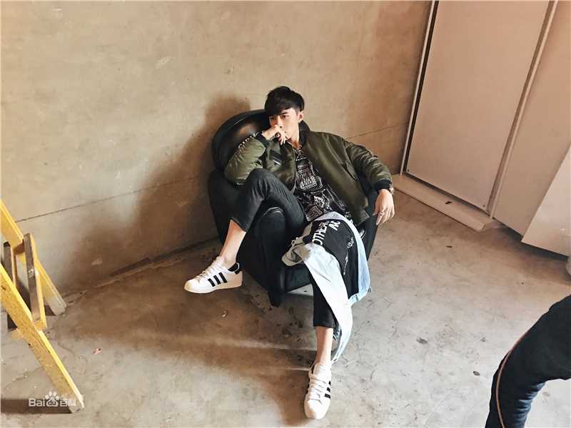 唐禹哲(Danson Tang (D .T))香蕉街拍前后照片