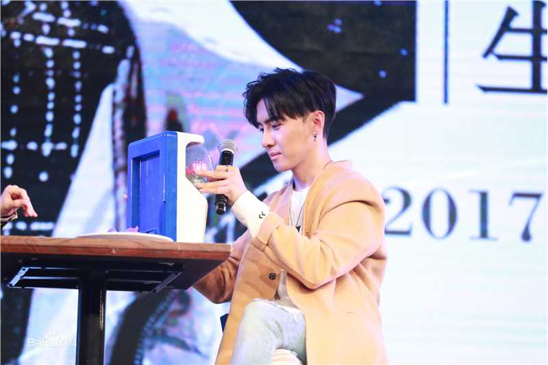 唐禹哲(Danson Tang (D .T))2017生日会图片图集