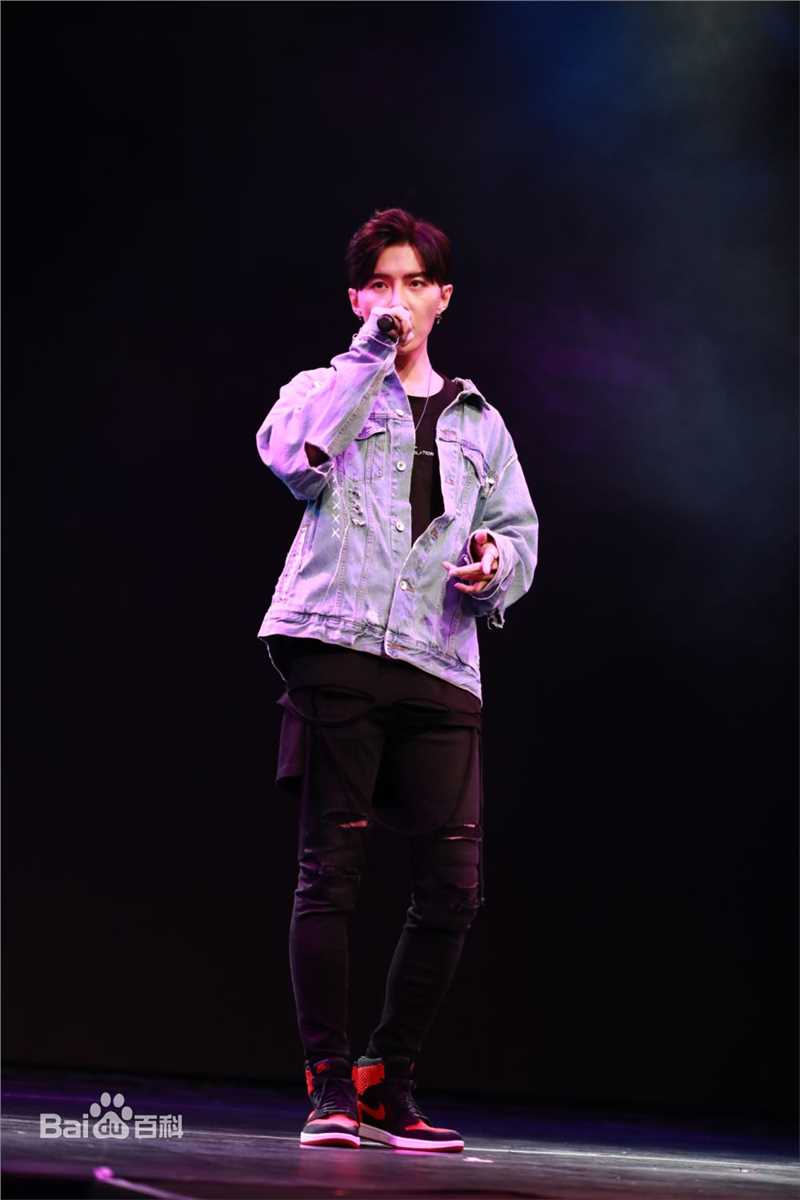 唐禹哲(Danson Tang (D .T))2017生日会图片图集