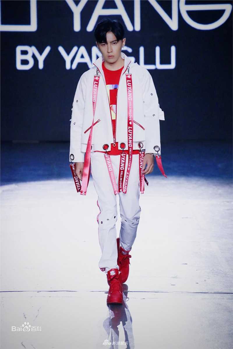 唐禹哲(Danson Tang (D .T))纽约时装周壁纸壁纸