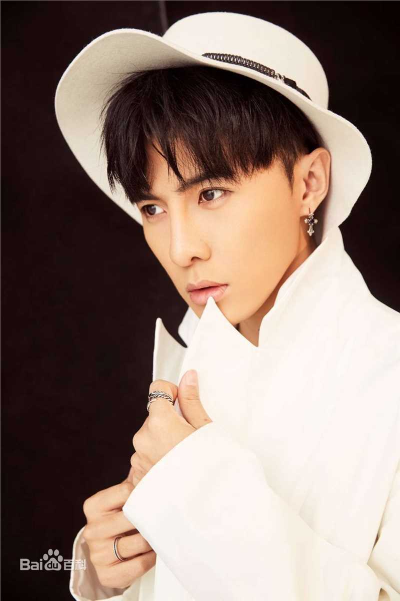 唐禹哲(Danson Tang (D .T))星际时尚图片图集