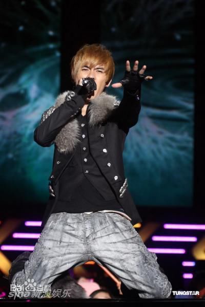 唐禹哲(Danson Tang (D .T))2010音乐飙榜年度颁奖演唱会生活照