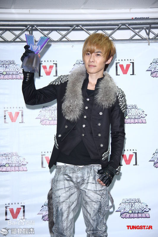 唐禹哲(Danson Tang (D .T))2010音乐飙榜年度颁奖演唱会生活照