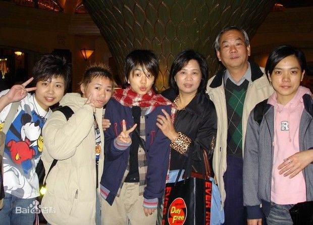 陈嘉桦(Ella、 Water（出道前）)与老公赖斯翔图册