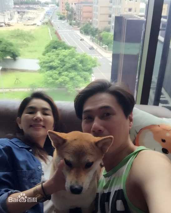 陈嘉桦(Ella、 Water（出道前）)与老公赖斯翔图册