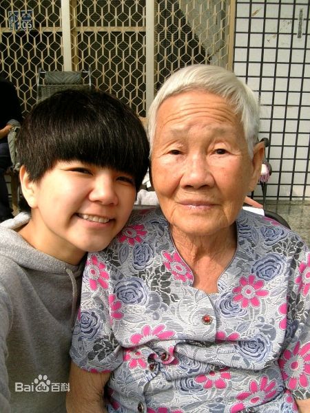 陈嘉桦(Ella、 Water（出道前）)与老公赖斯翔图册