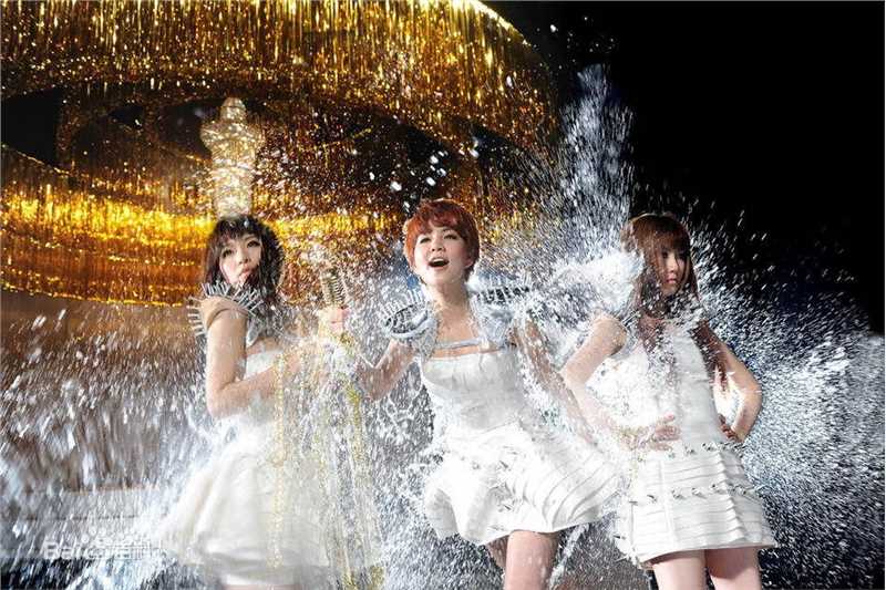 陈嘉桦(Ella、 Water（出道前）)专辑照片前后照片