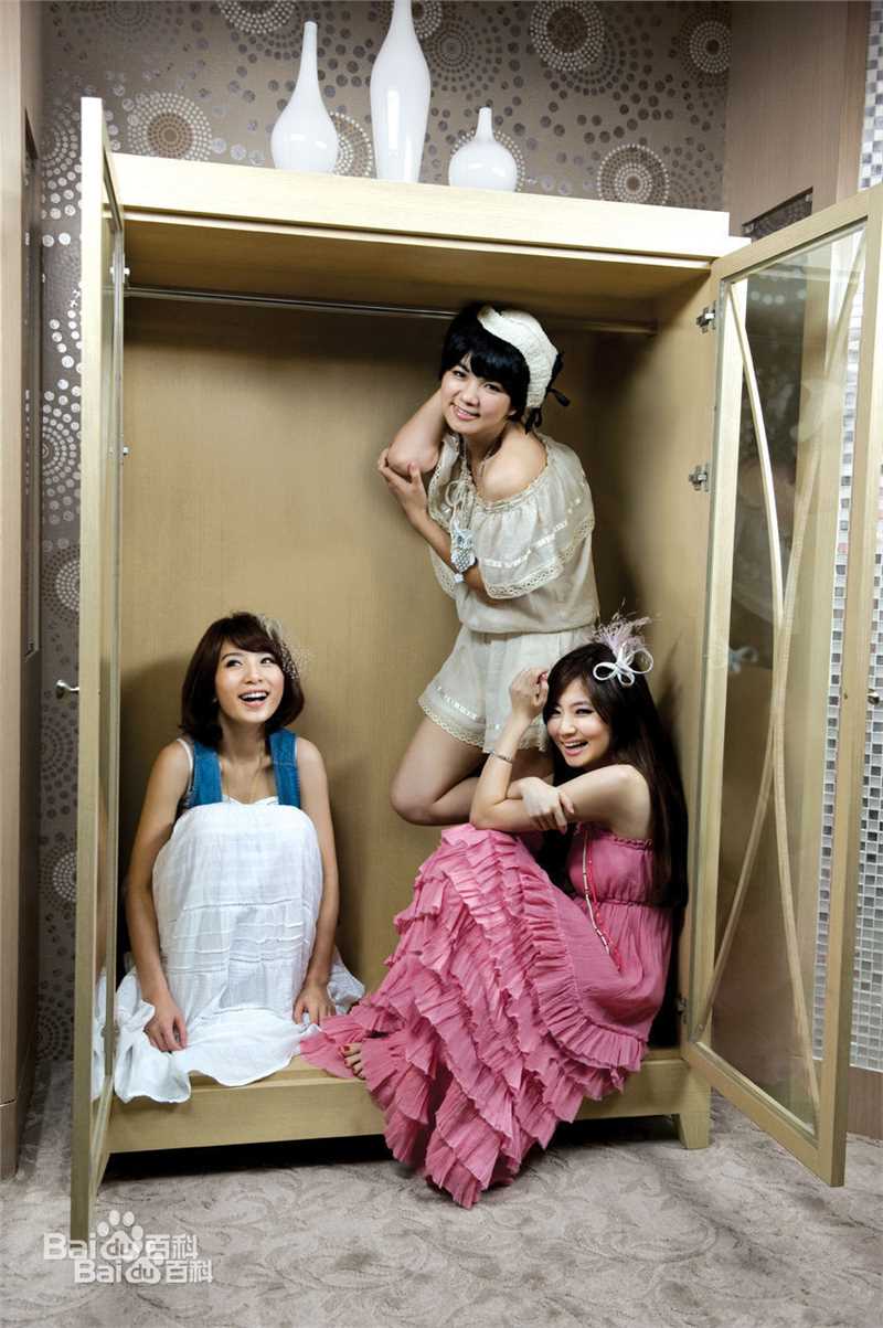 陈嘉桦(Ella、 Water（出道前）)专辑照片前后照片