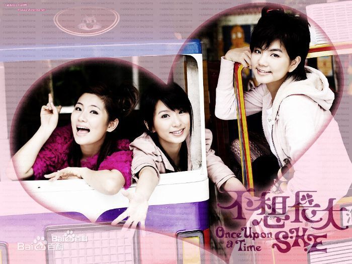 陈嘉桦(Ella、 Water（出道前）)专辑照片前后照片