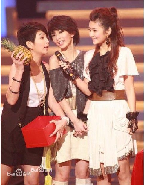 陈嘉桦(Ella、 Water（出道前）)获奖现场素颜照相册