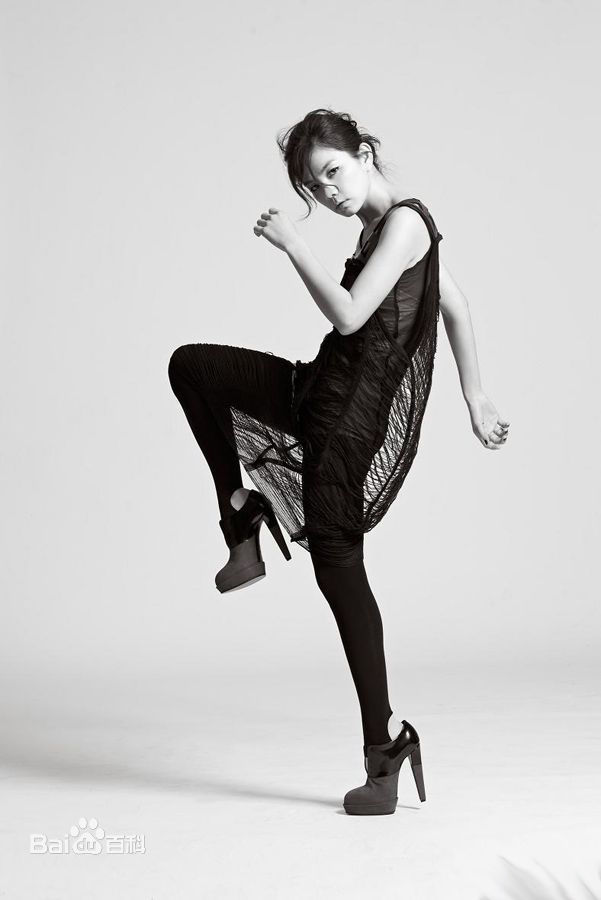 最新陈嘉桦(Ella、 Water（出道前）)在《我就是…Ella》宣传照中的图集