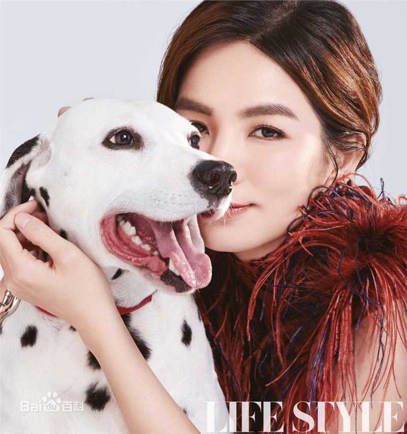 精选陈嘉桦(Ella、 Water（出道前）)在《精品购物指南》中的图册