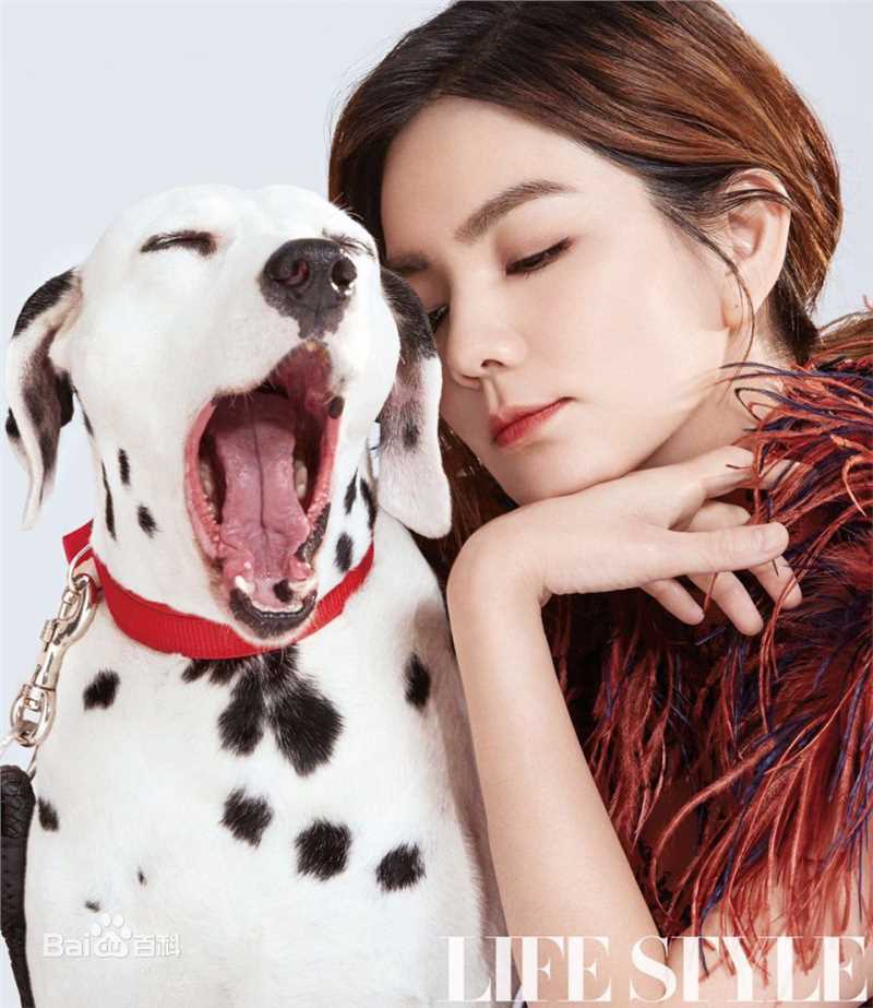 精选陈嘉桦(Ella、 Water（出道前）)在《精品购物指南》中的图册