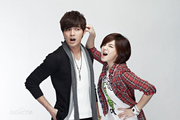 陈嘉桦(Ella、 Water（出道前）)2011女孩坏坏宣传照性感图片壁纸