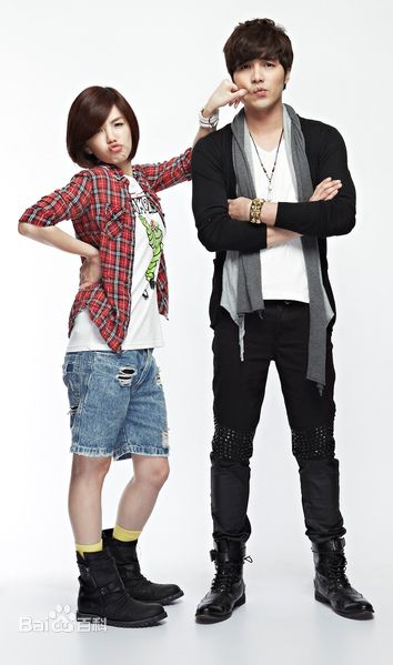 陈嘉桦(Ella、 Water（出道前）)2011女孩坏坏宣传照性感图片壁纸