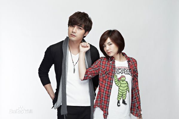 陈嘉桦(Ella、 Water（出道前）)2011女孩坏坏宣传照性感图片壁纸