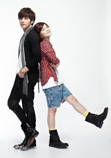 陈嘉桦(Ella、 Water（出道前）)2011女孩坏坏宣传照性感图片壁纸