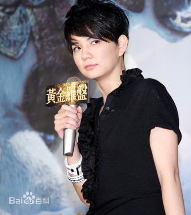 陈嘉桦(Ella、 Water（出道前）)2007个人代言黄金罗盘性感图片图集