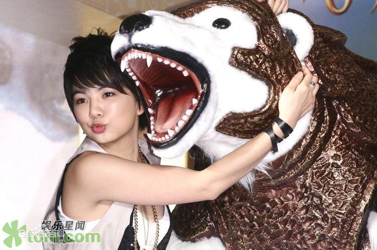 陈嘉桦(Ella、 Water（出道前）)2007个人代言黄金罗盘性感图片图集