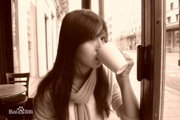 刘品言(Esther Lau)生活照壁纸壁纸