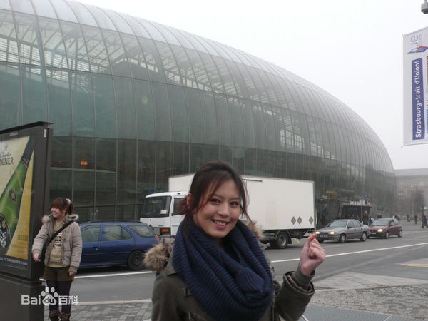 刘品言(Esther Lau)生活照壁纸壁纸