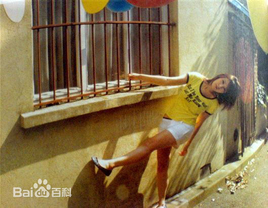 刘品言(Esther Lau)生活照壁纸壁纸