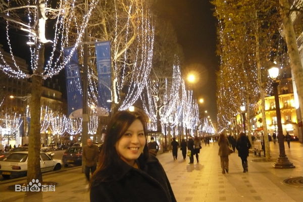 刘品言(Esther Lau)生活照壁纸壁纸