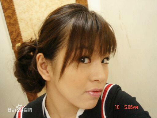 刘品言(Esther Lau)生活照壁纸壁纸