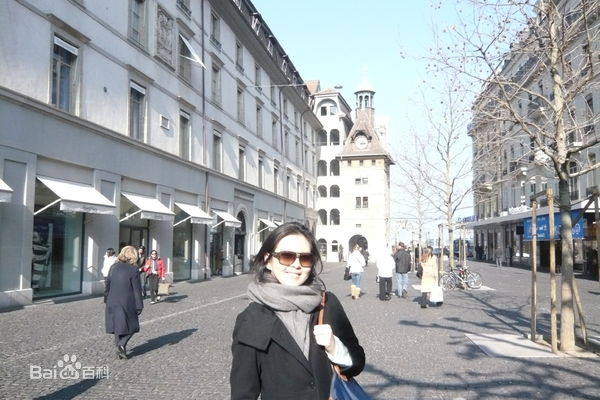 刘品言(Esther Lau)生活照壁纸壁纸