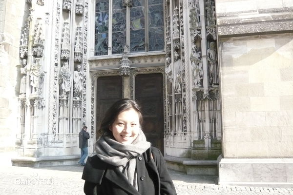 刘品言(Esther Lau)生活照壁纸壁纸