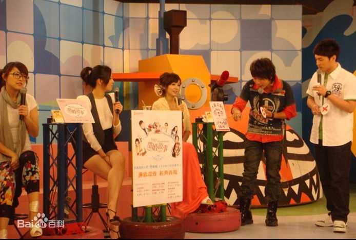 刘品言(Esther Lau)言言综合图册素颜照壁纸