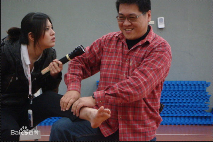 刘品言(Esther Lau)言言综合图册素颜照壁纸