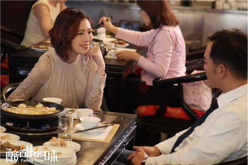 刘品言(Esther Lau)饰演的角色素颜照相册