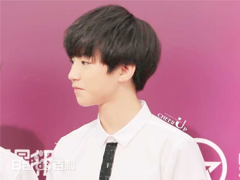 王俊凯(Karry)红毯图册（一）前后照片