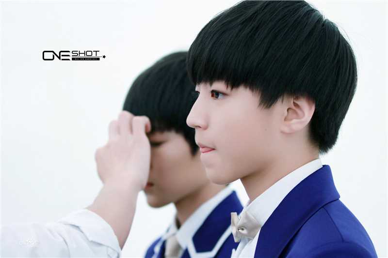 王俊凯(Karry)红毯图册（一）前后照片