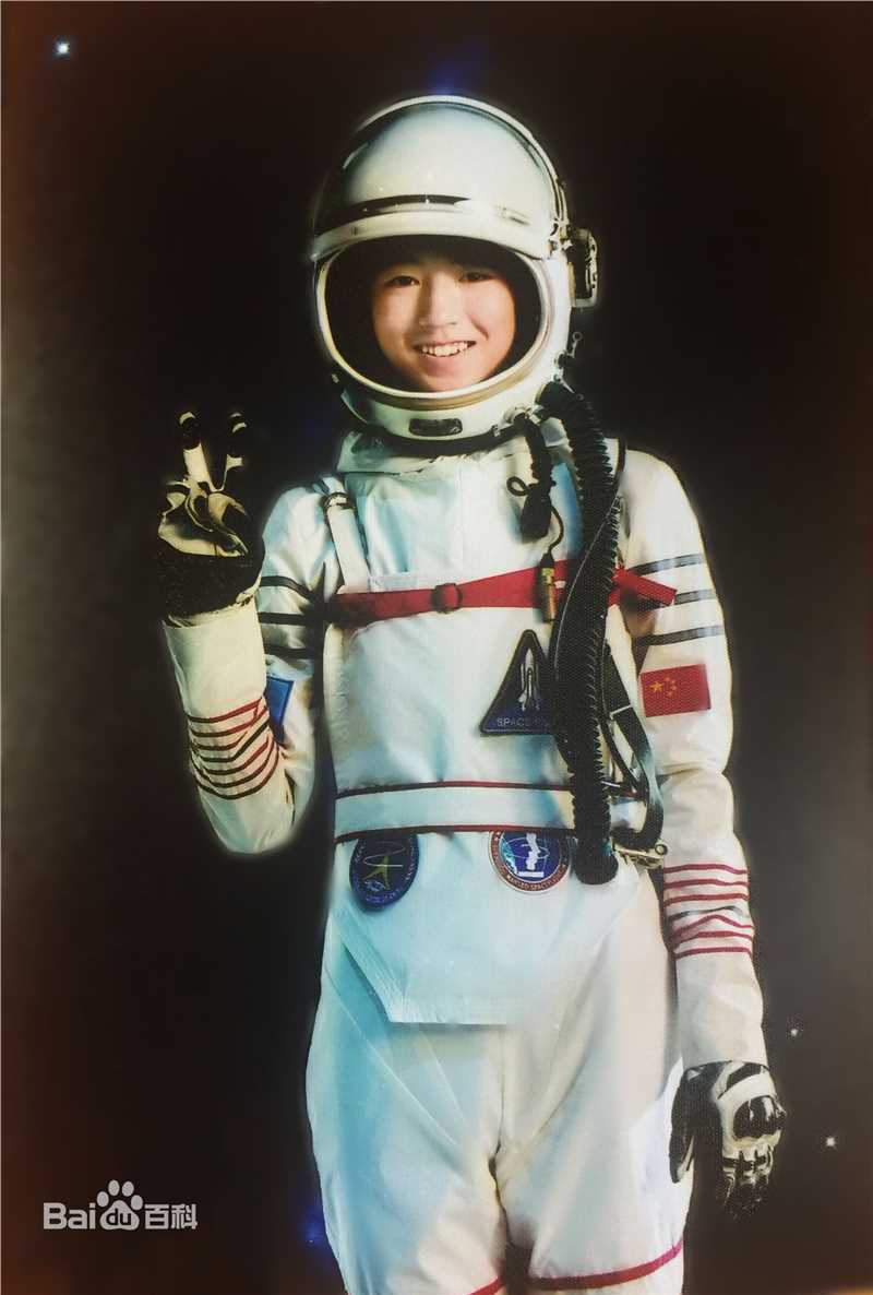 王俊凯(Karry)个人生写（二）性感图片图集