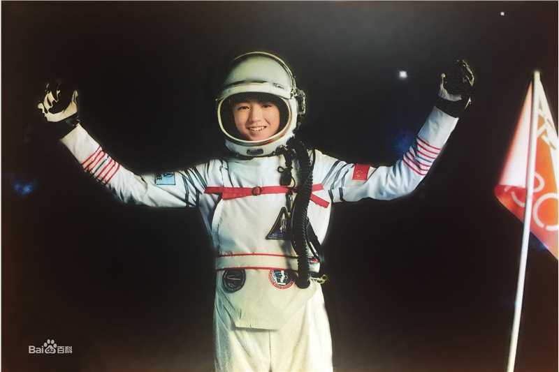 王俊凯(Karry)个人生写（二）性感图片图集